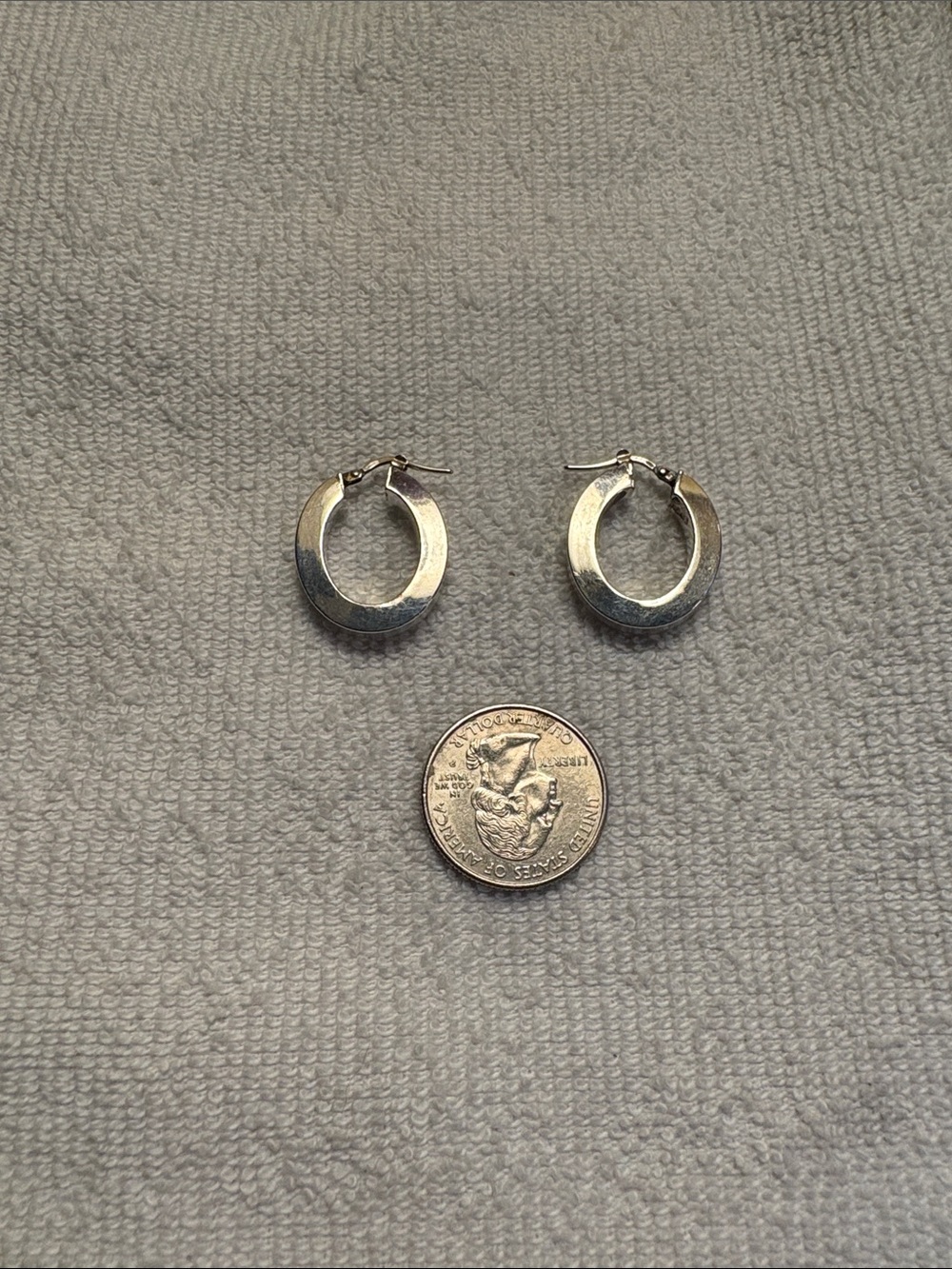 Vintage 925 Italian Sterling Silver Oval Hoop Earrings